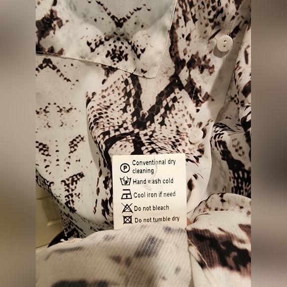 stylish Women Button Down Snake Print 3/4 Tab Sleeve Tunic Blouse - Picture 6 of 7